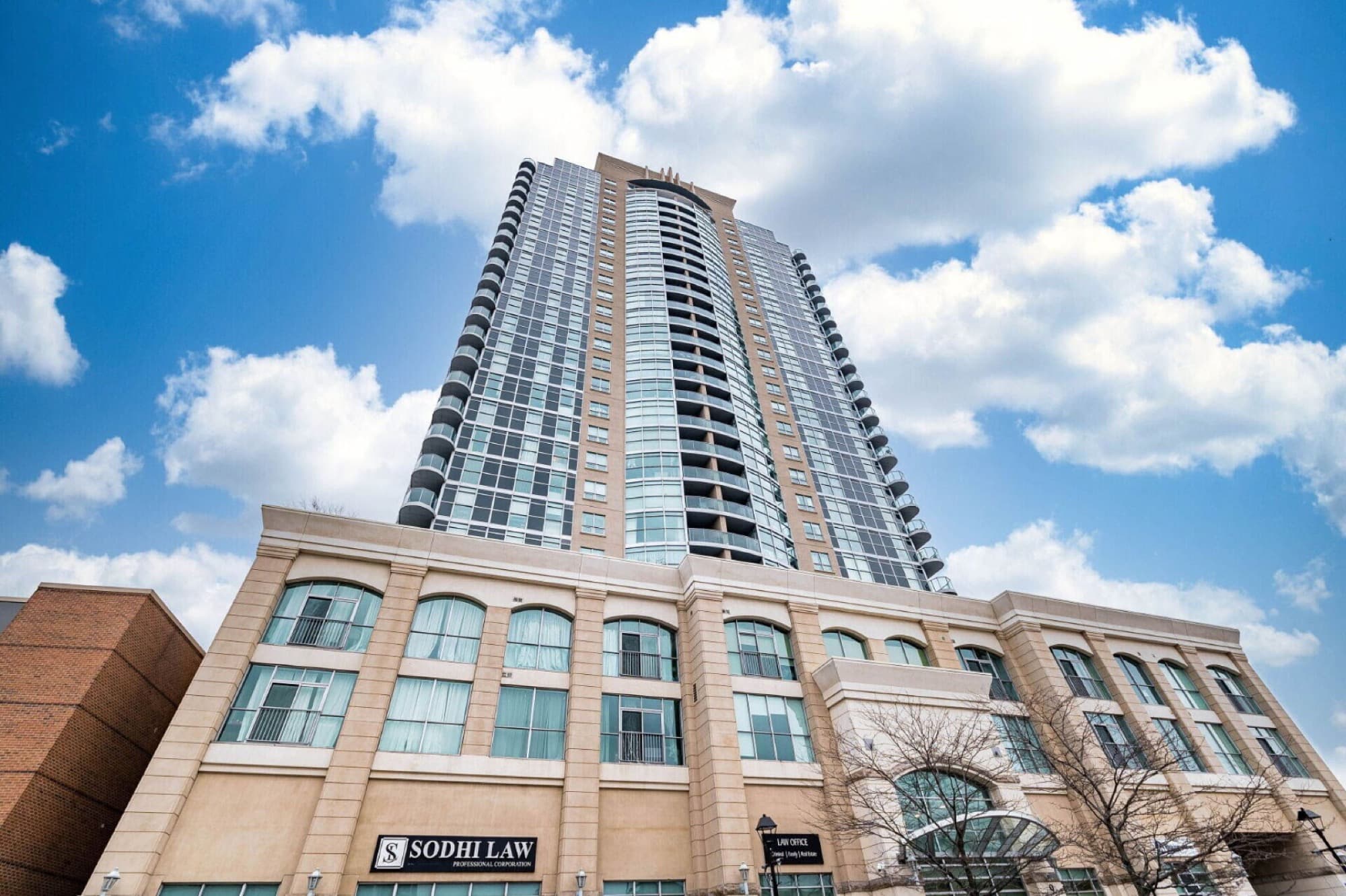 Suite 2203, 9 George Street, Brampton